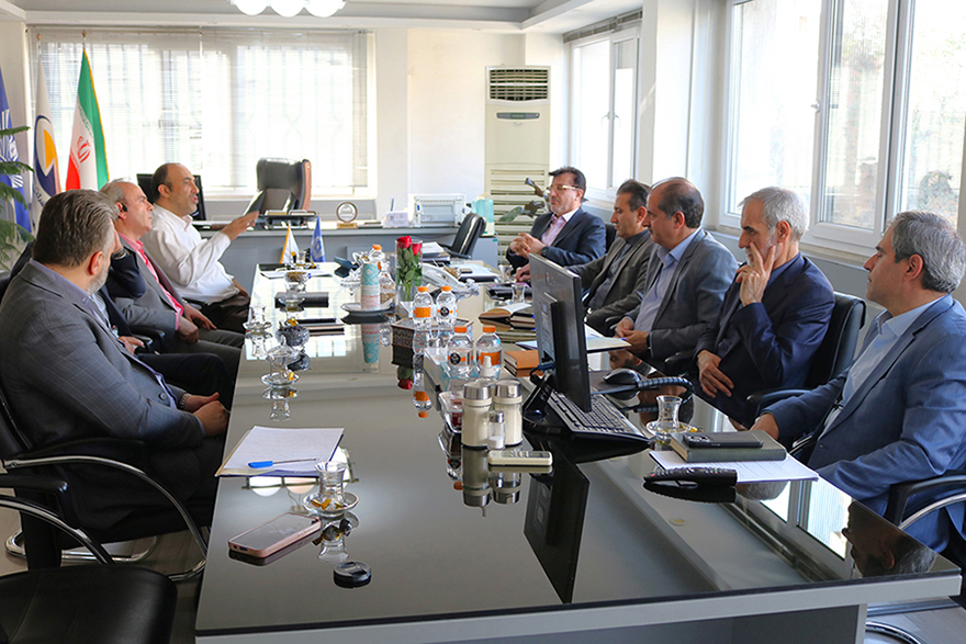 بررسی زمینه‌های همکاری مشترک میان شرکت خدمات تجارت و شرکت مدیریت ساخت تجارت/ كد 1404-012